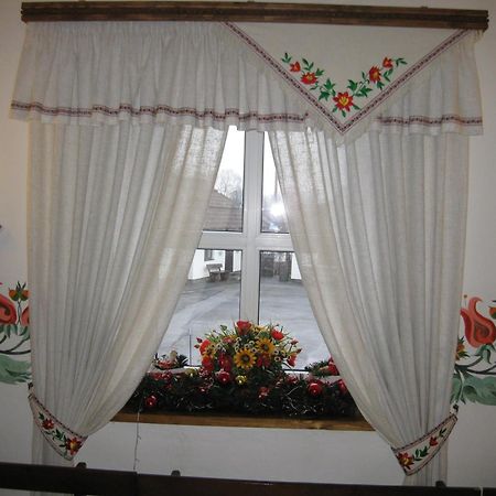Transit Hotel Дяківці Екстер'єр фото