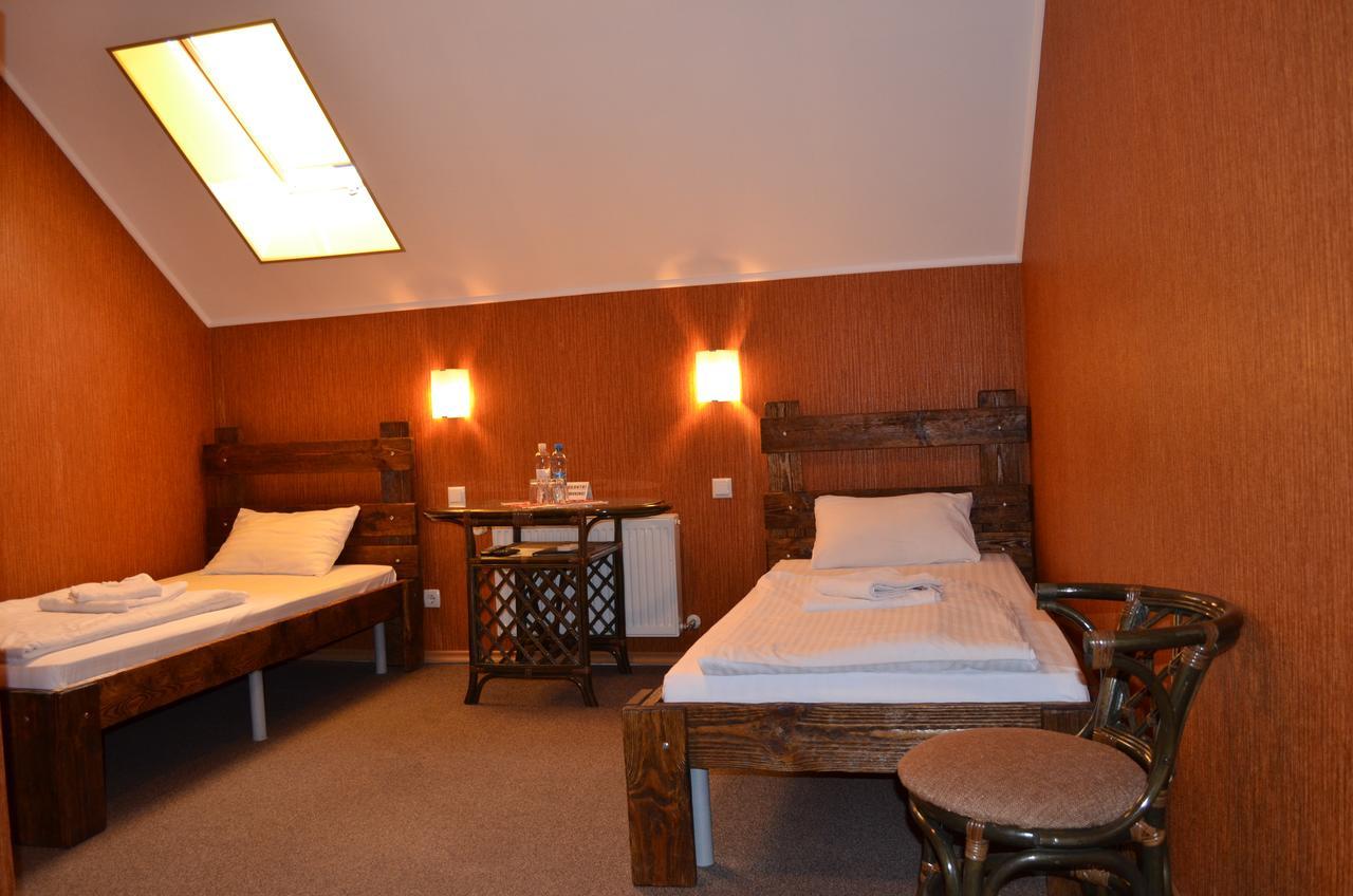 Transit Hotel Дяківці Екстер'єр фото